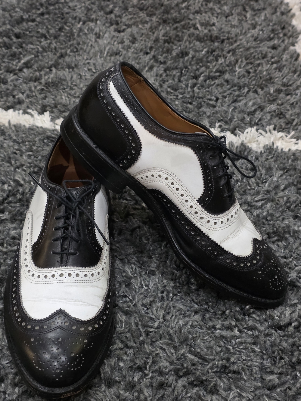 ALLEN EDMONDS BROADSTREET  Men's Two-Tone Wingtip Oxfords - Black & White Sz 9E